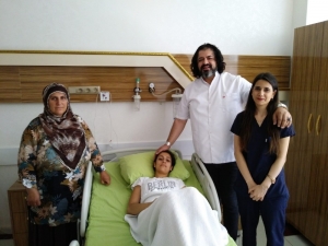 Genç Kızın Karnından Çıkan Şey Hayrete Düşürdü