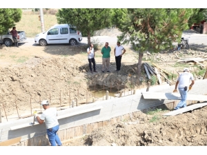 Burhaniye’de Altyapı Çalışmaları Sürüyor