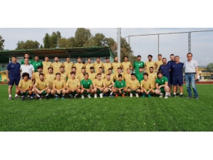 Altınova Belediyespor Top Başı Yaptı