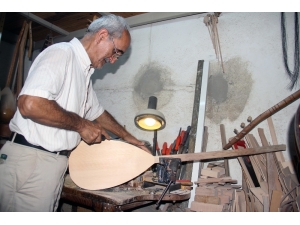 Yarım Asırlık Saz Ustası