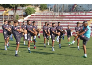 Ayvalıkgücü Belediyespor ‘Şampiyonluk’ Parolasıyla Top Başı Yaptı