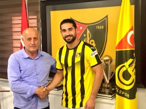 İstanbulspor, Kaptan Onur Ergün İle Sözleşme Yeniledi