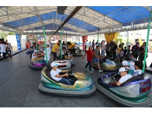 Niğde Belediyesinden Çocuklara Lunapark Eğlencesi