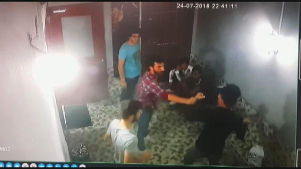 Samsun'da 2 Lira İçin Çıkan Kavgada İki Kardeşi Bıçakladılar, Dehşet Anları Kamerada!