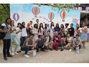 Isparta Gülü Ve Lavantası 14 Ülkeden Gelen Öğrenciye Tanıtıldı