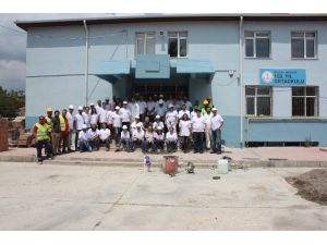 Vitra Karo Çalışanları Harçlarını Eğitim İçin Kardı