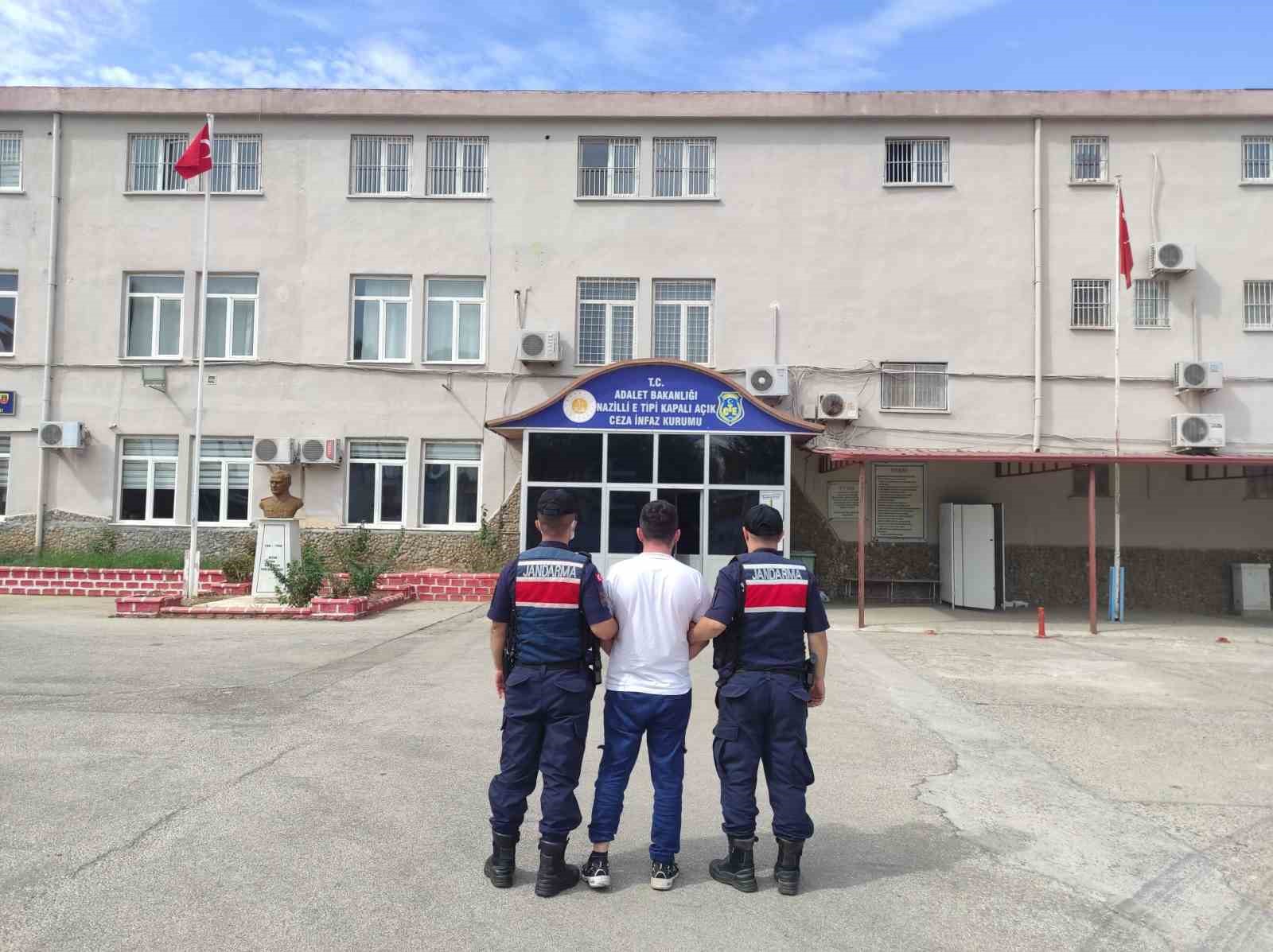 nazilli-de-17-yil-hapis-cezasiyla-aranan-hukumlu-yakalandi