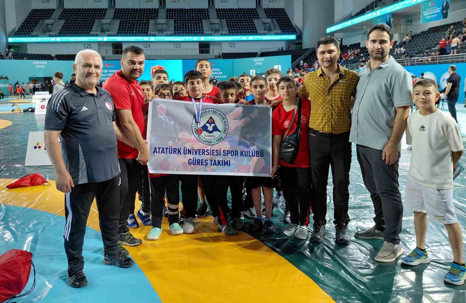 ataturk-universitesi-spor-kulubunden-gureste-turkiye-sampiyonlugu-gururu