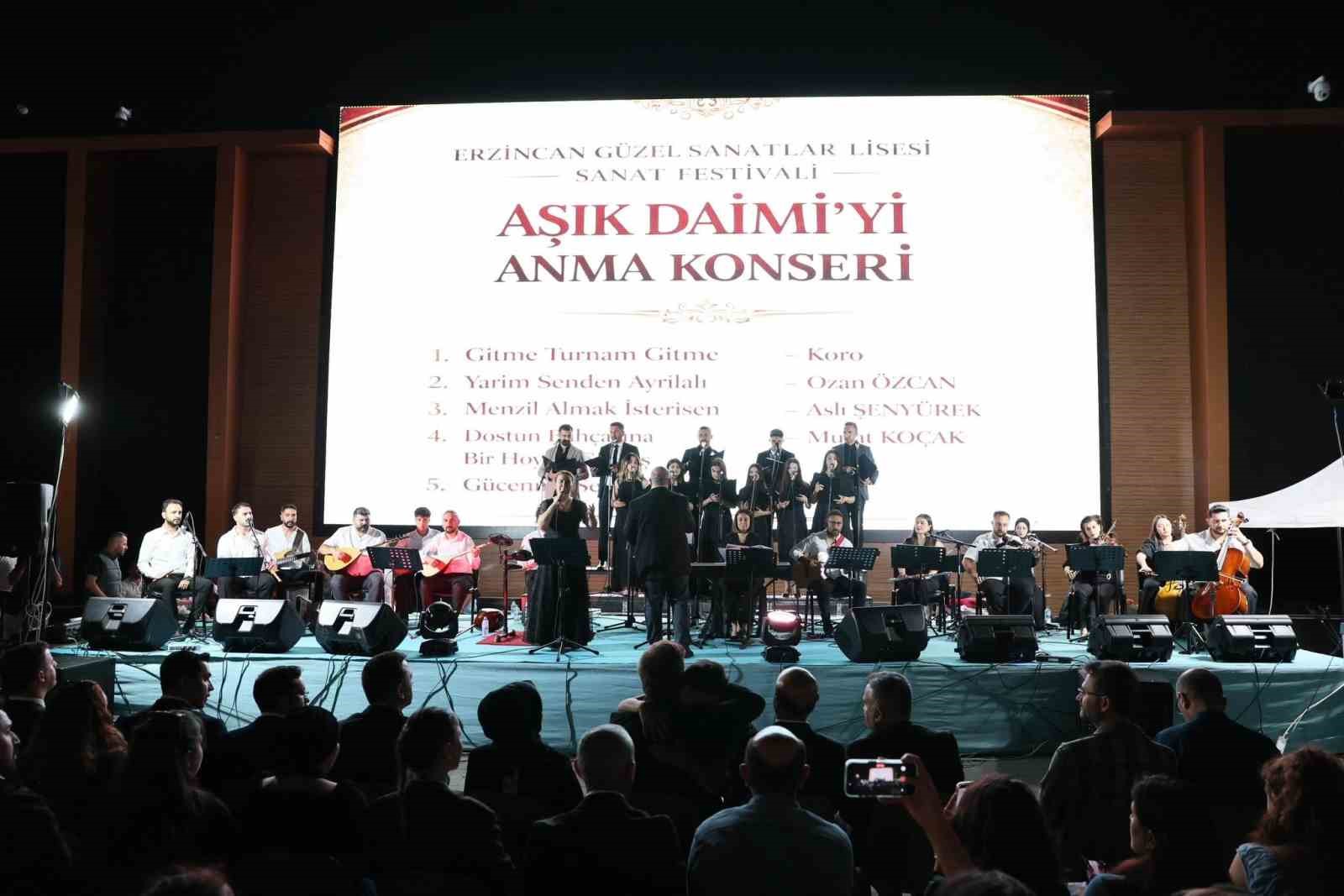 erzincan-da-sanat-festivali-asik-daimi-eserleriyle-basladi