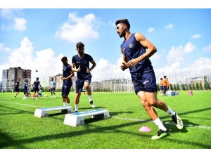 Medipol Başakşehir Yeni Sezon Hazırlıklarını Sürdürüyor