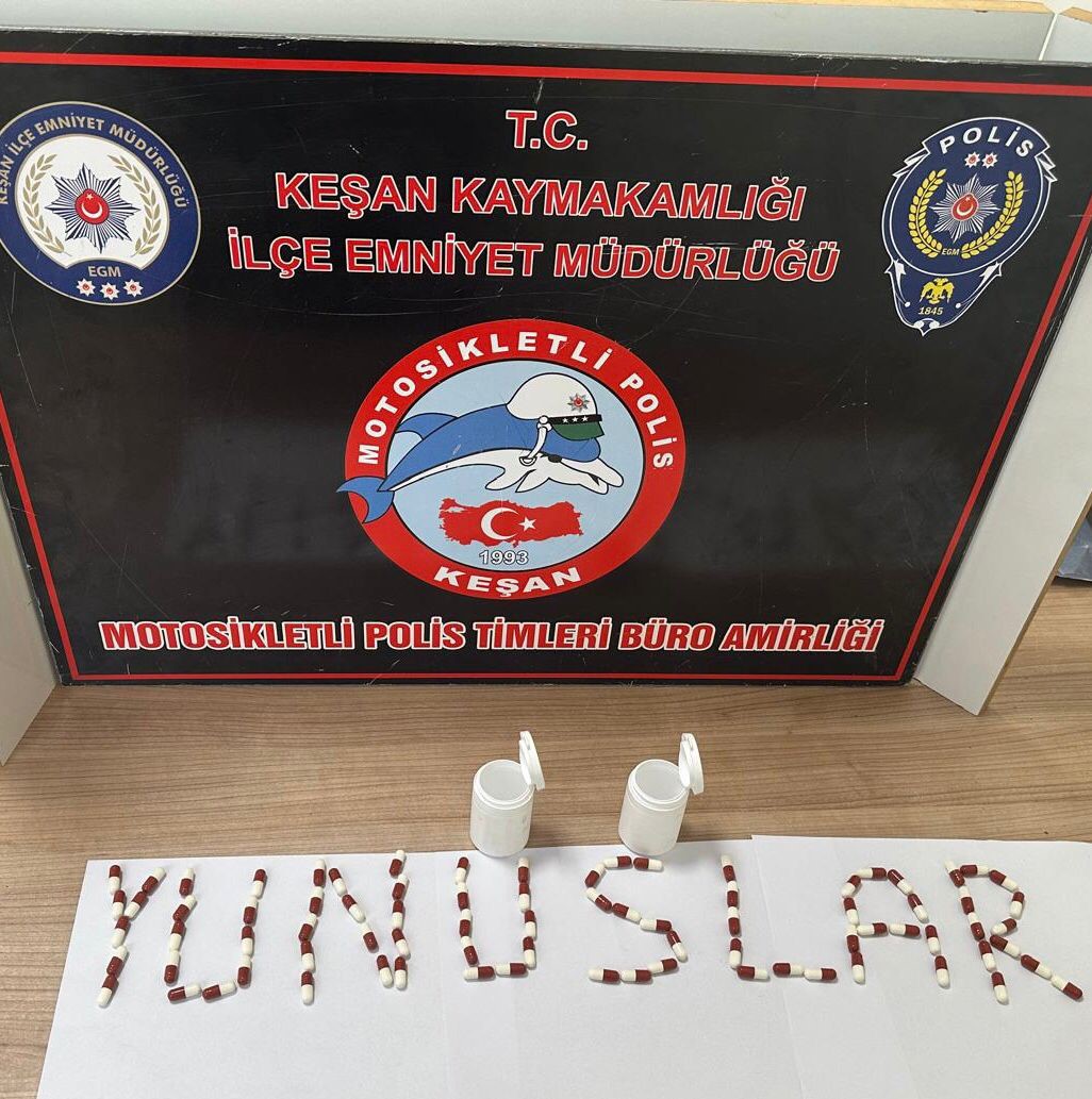 ehliyetsiz-plakasiz-motosiklet-kullanirken-uzerinde-uyusturucu-cikti