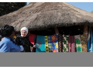 Emine Erdoğan Güney Afrika’daki Aslan Parkını Ziyaret Etti