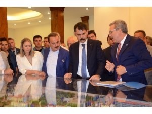 Bakan Kurum’dan Ege Üniversitesi Ve Kentsel Dönüşüm Alanına Ziyaret