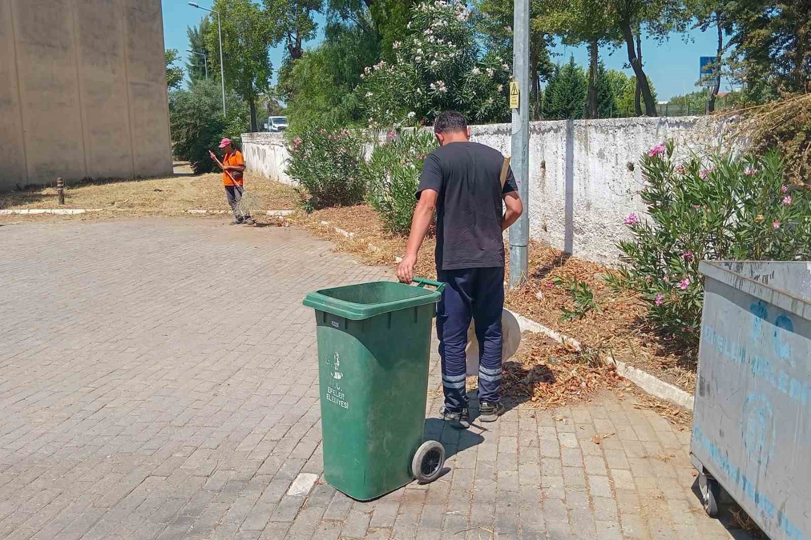 efeler-belediyesi-nden-gida-carsisinda-temizlik-calismasi