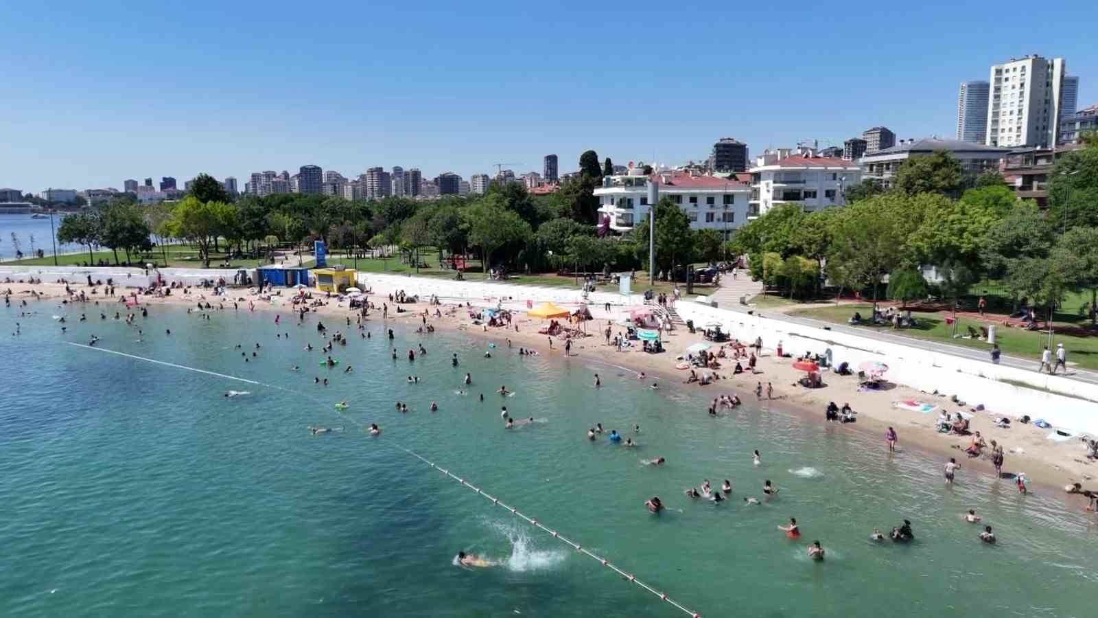 istanbul-da-sicak-hava-sahillere-akin-ettirdi-caddebostan-da-deniz-keyfi-dronla-goruntulendi