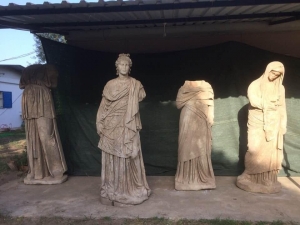 Magnesia Antik Kenti’nde 2 Bin Yıllık 6 Adet Heykel Bulundu