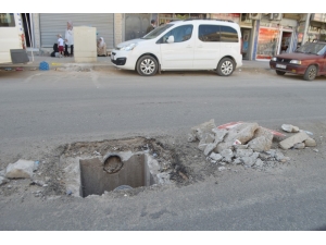 Midyat’ta Tehlike Saçan Çukurlar Vatandaşları Tedirgin Ediyor