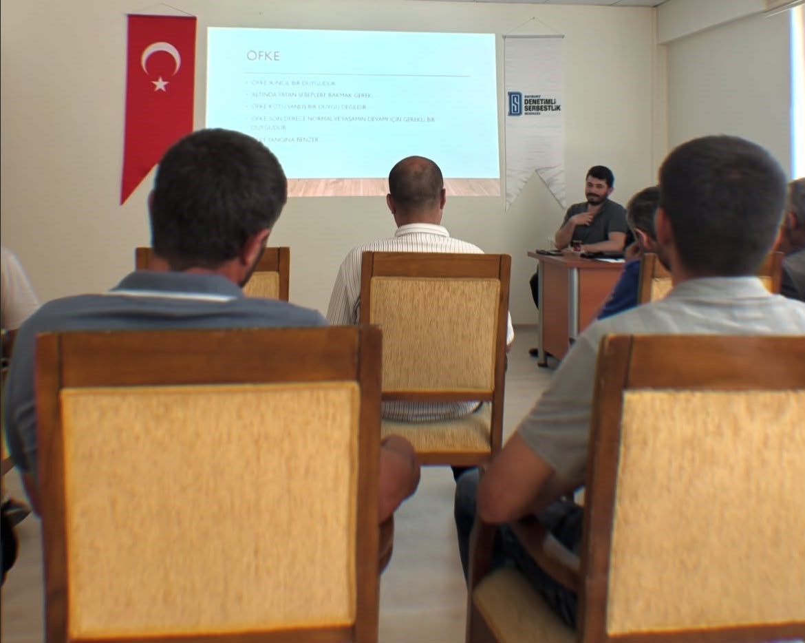 dsm-de-ofke-ve-ofke-ile-basa-cikma-semineri-duzenlendi