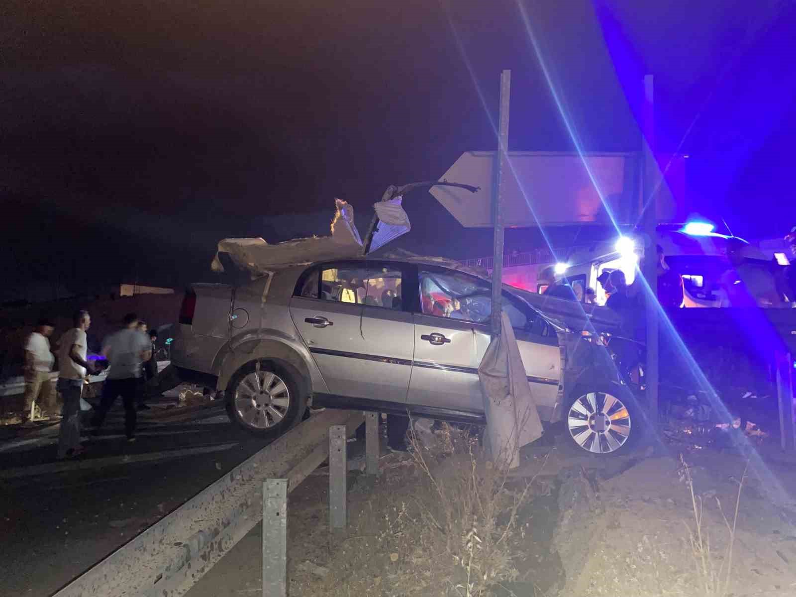 malatya-da-refuje-carpan-otomobilin-surucusu-hayatini-kaybetti