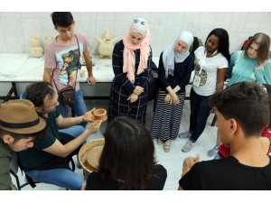 14 Farklı Ülkeden Gelen 23 Öğrenciye Türk El Sanatları Tanıtımı