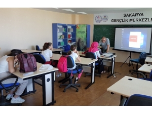 Sakaryalı Öğrencilere Elektronik Haberleşme Ve Mors Kursu