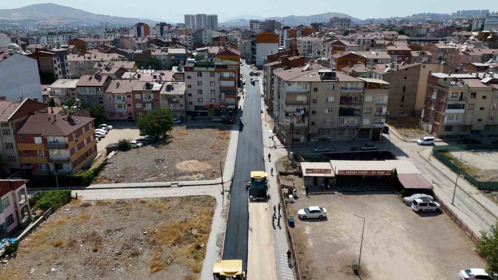 elazig-da-20-bin-ton-sicak-asfalt-kullanilarak-12-kilometrelik-alan-yenilendi