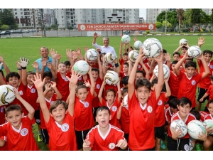 Muratpaşa’nın Genç Yetenekleri Sahaya Çıkıyor