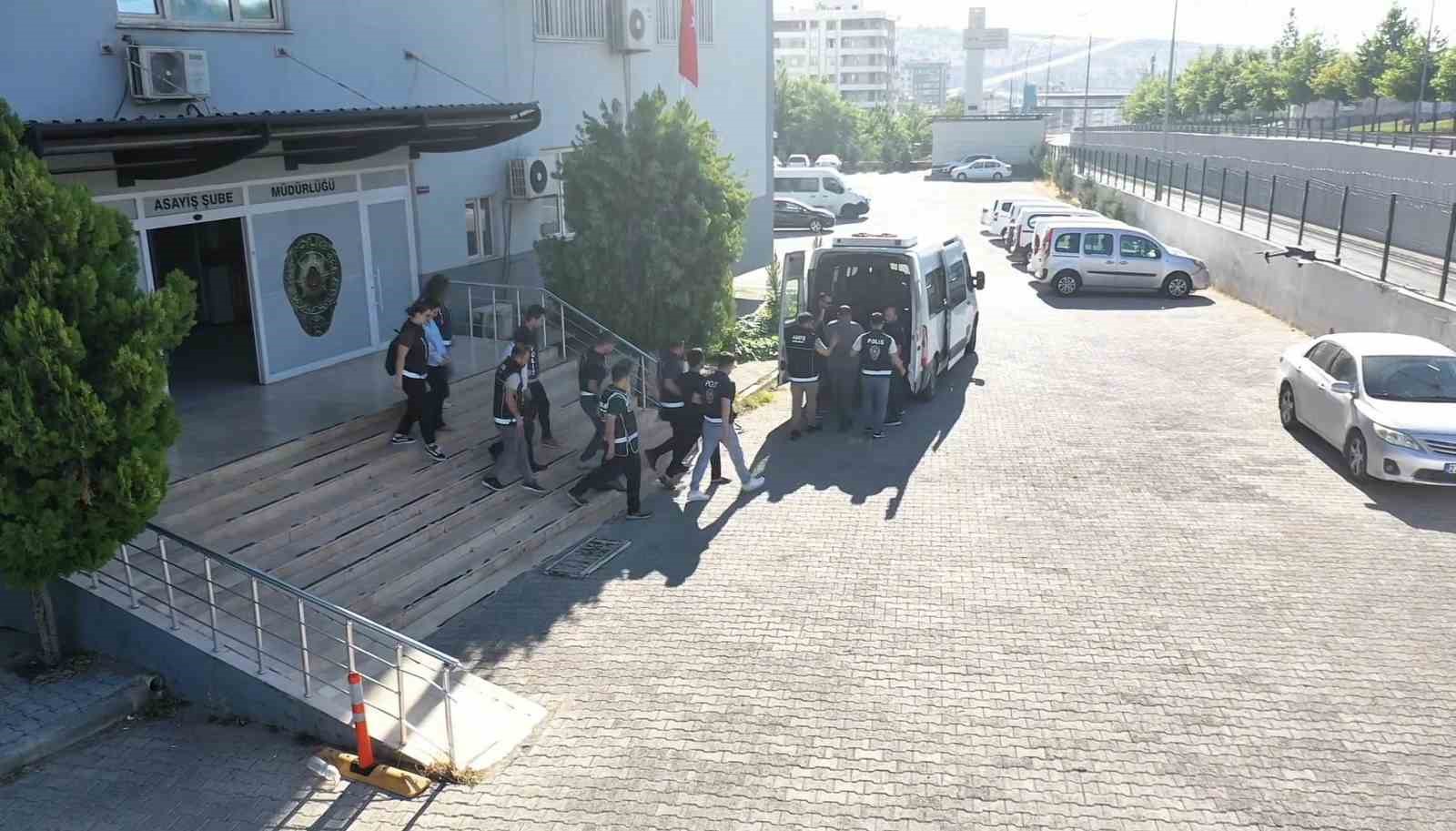 sanliurfa-da-20-milyon-tl-lik-dolandiricilik-operasyonunda-6-tutuklama