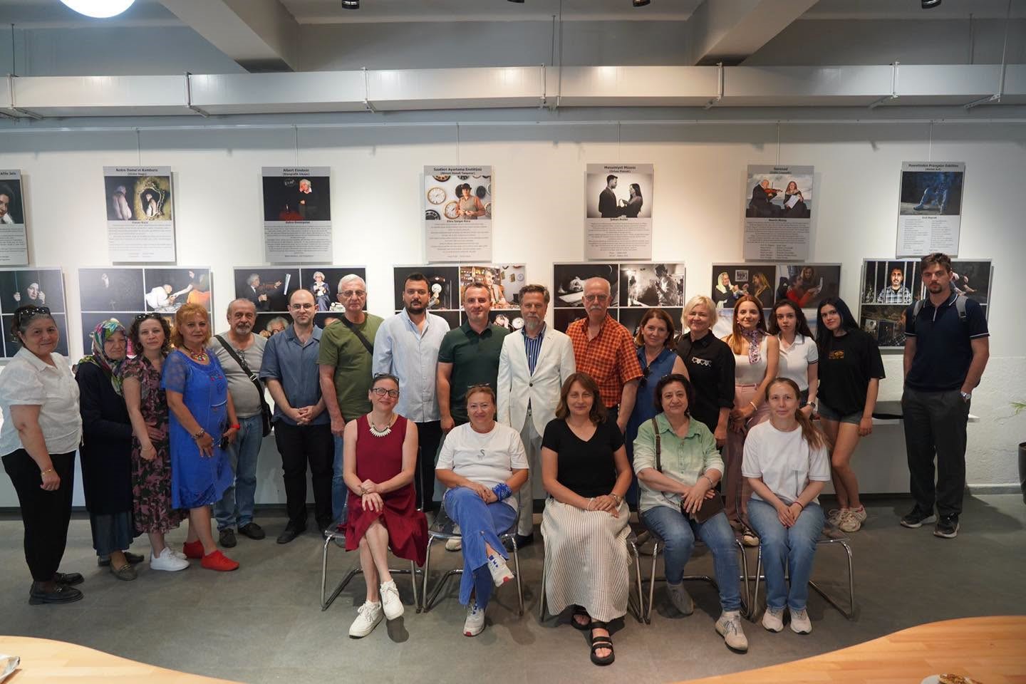 baskan-yardimcisi-unver-kurgu-aynasi-fotograf-sergisinin-acilisina-katildi