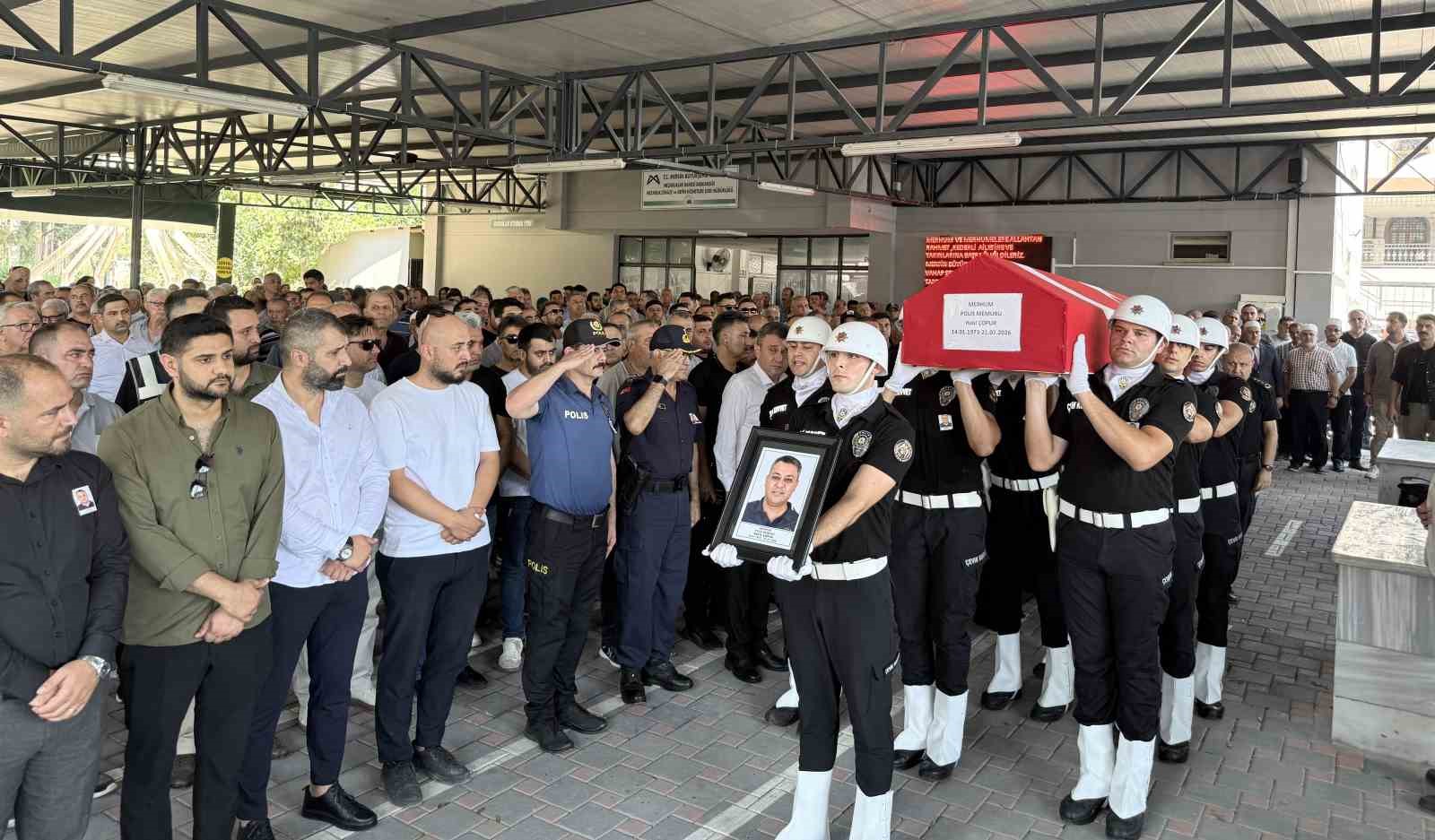 kalp-krizi-sonucu-hayatini-kaybeden-polis-memuru-son-yolculuguna-ugurlandi