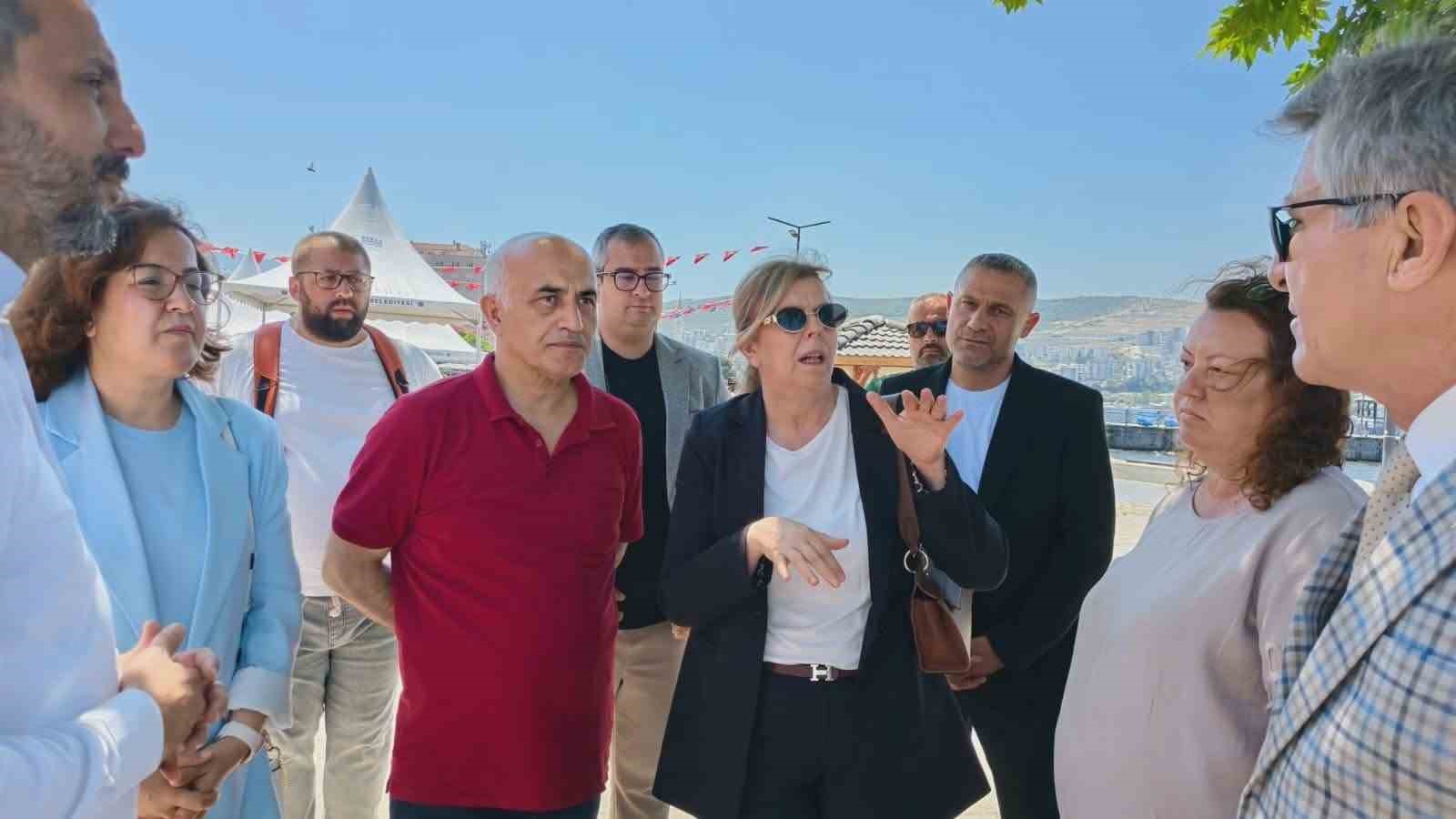 gemlik-te-denizinde-dip-bucak-temizlendi