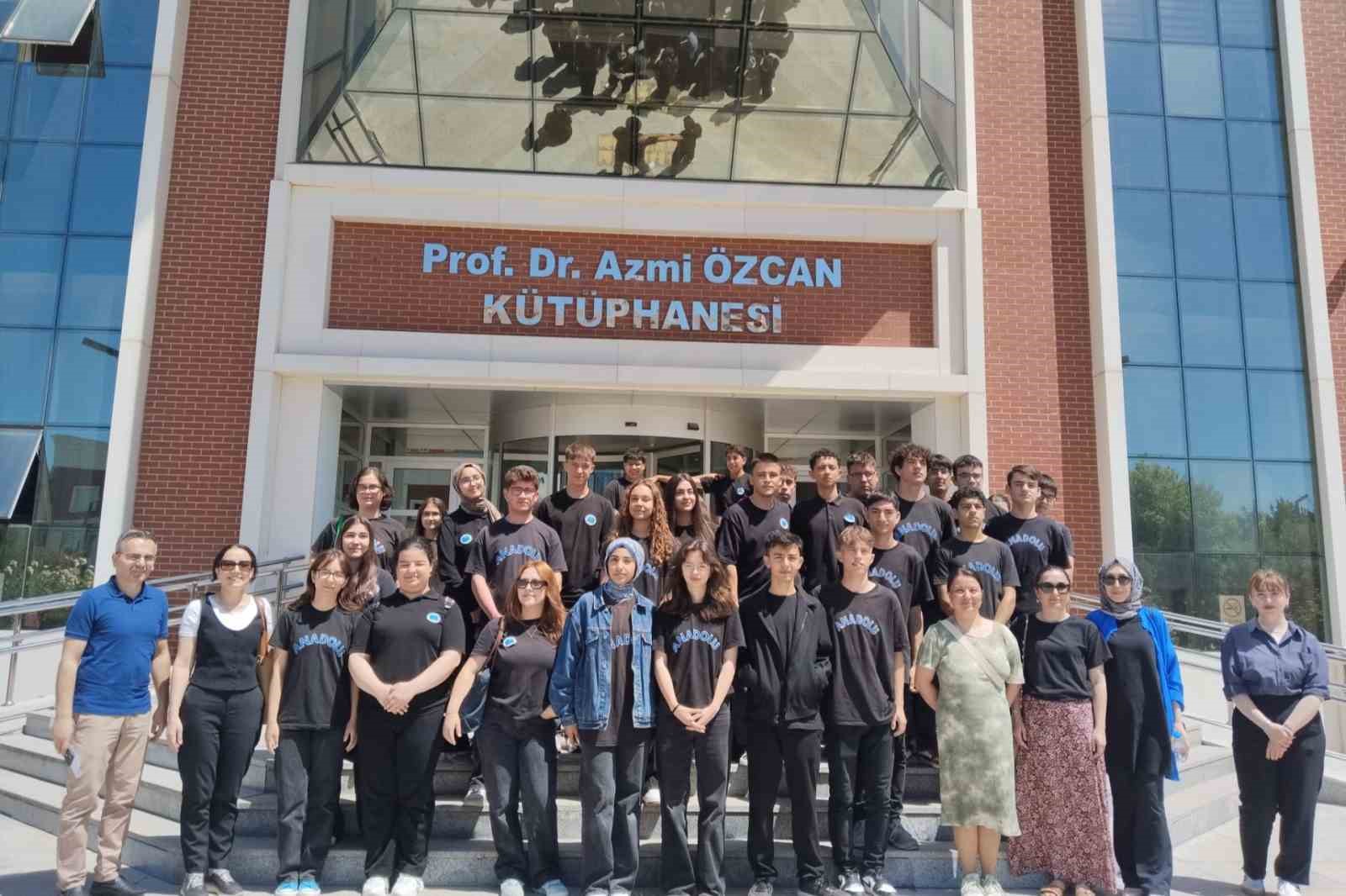 bseu-akademik-birimleri-lise-ogrencilerine-tanitildi