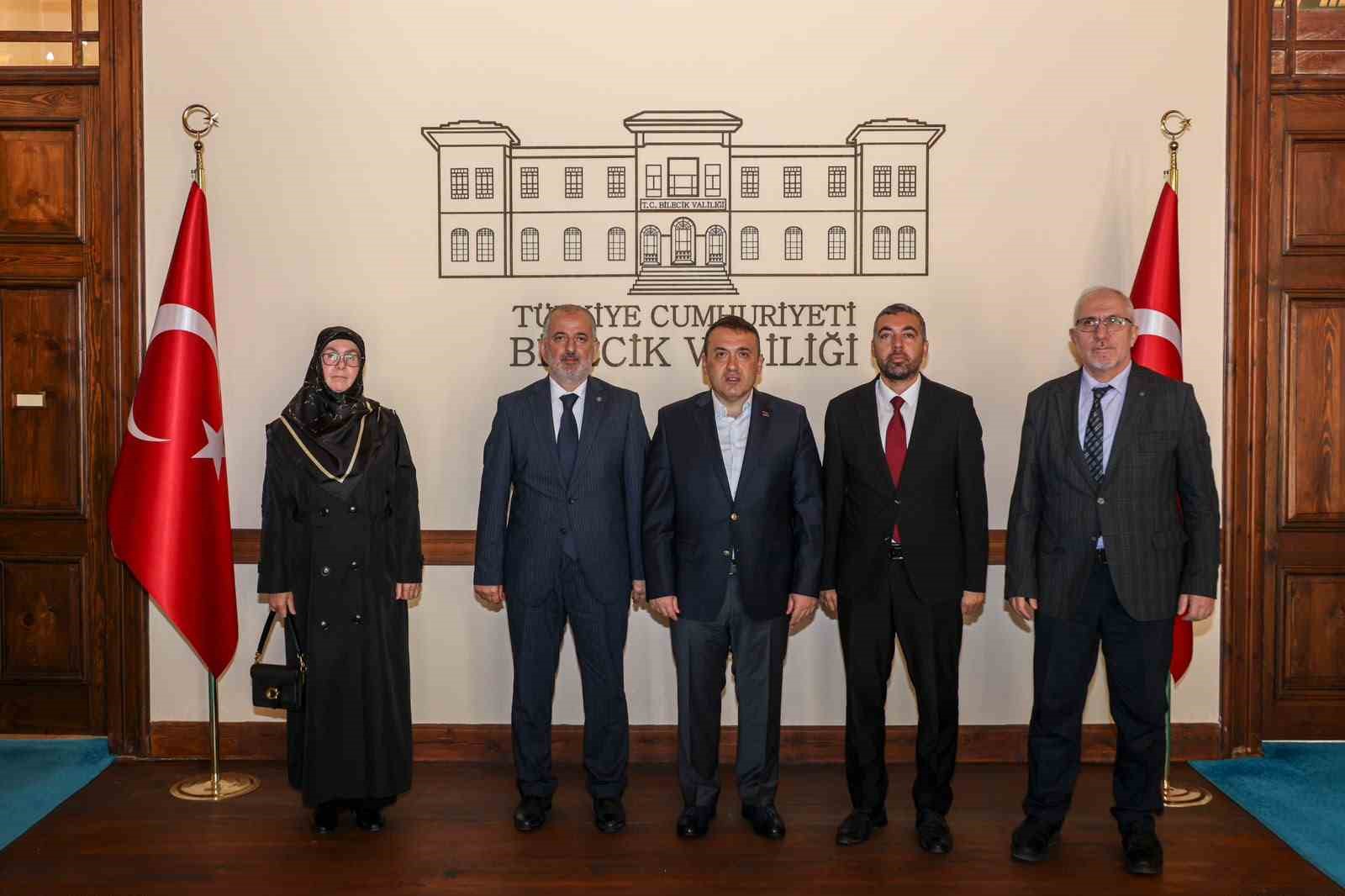 vali-sozer-din-gorevlileriyle-bir-araya-geldi
