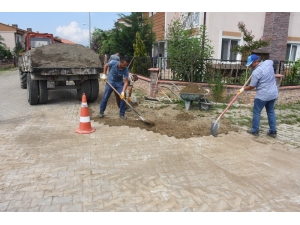 Düzce’de Zarar Gören Kaldırımlar Onarılıyor