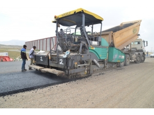 Ağrı’da Asfaltlama Çalışmaları Devam Ediyor
