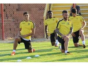 Yeni Malatyaspor, Yeni Sezona Eksik Kadroyla Hazırlanıyor