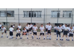 Anadolu Efes, Çanakkale Ve Balıkesir’de 109 Çocuğa Basketbol Eğitimi Veriyor