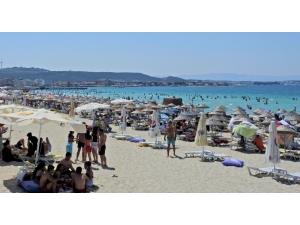 Ünlü Tatil Merkezi Çeşme’ye Bayram Piyangosu Vurdu