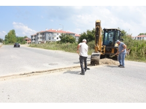 Düzce’de Bozuk Yollar Onarılıyor