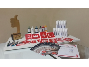 Sprey Kına İle Başladı Dünyaya Geçici Dövme Boyası Satıyor