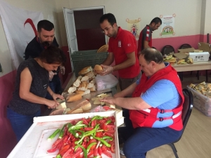 Kızılay Ve Afad’dan Mevsimlik İşçilere Yardım