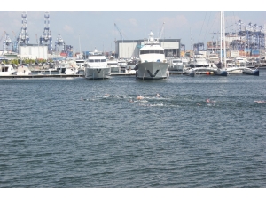 Beylikdüzü’nde “20’nci Avrupa Gençler Paletli Yüzme Avrupa Şampiyonası” Gerçekleştirildi