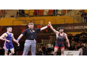 Kayseri Şekersporlu Güreşçi Kendi Kilosunda Dünya Şampiyonu Oldu,