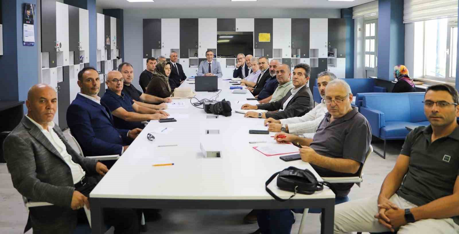 bayburt-ta-ortaogretim-kurum-mudurleri-toplantisi-yapildi