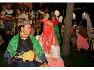 Türkçe Öğrenen Öğrencilere Türk Kınası