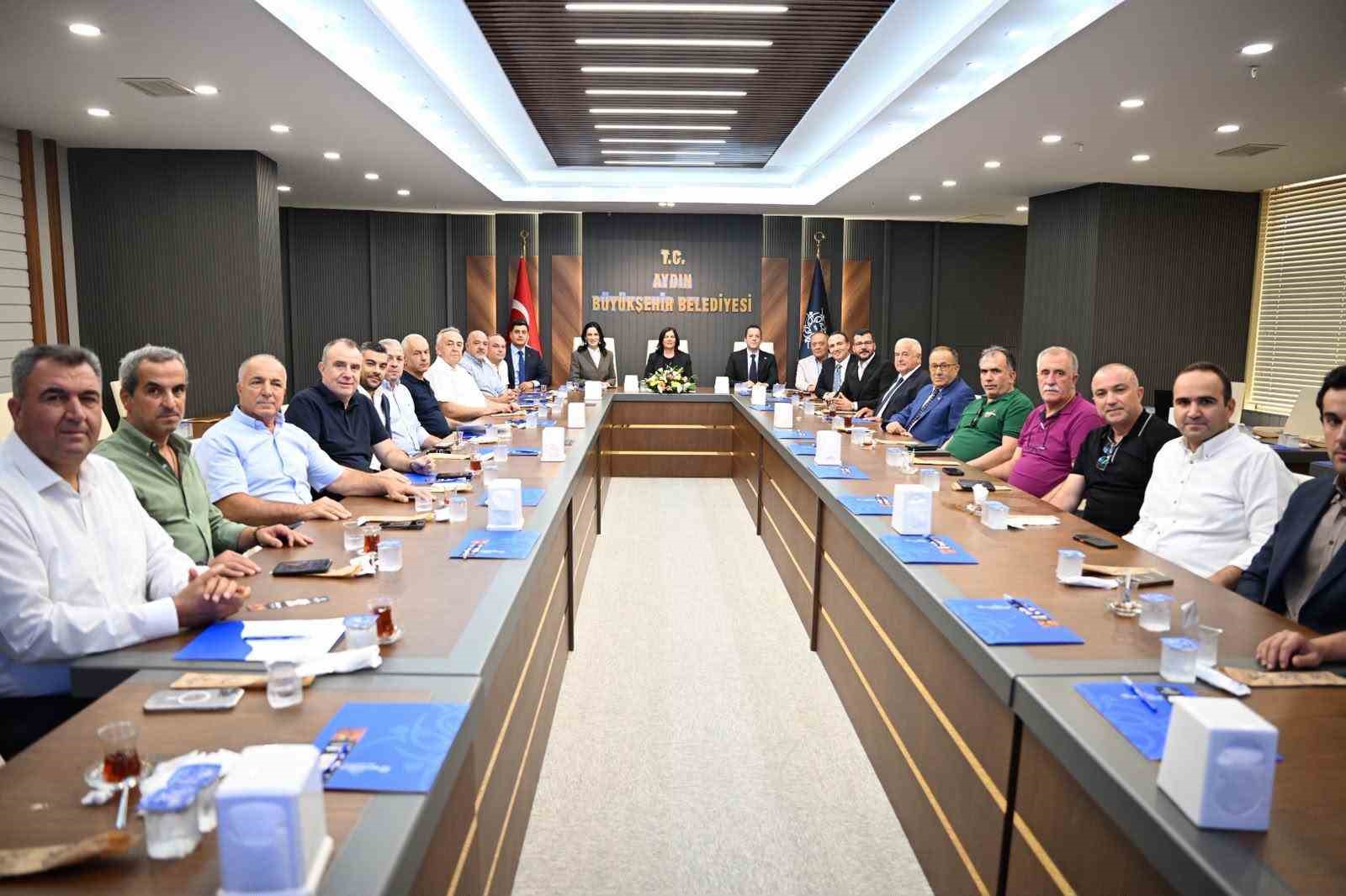 baskan-cercioglu-incir-ihracatcilari-ile-bulustu
