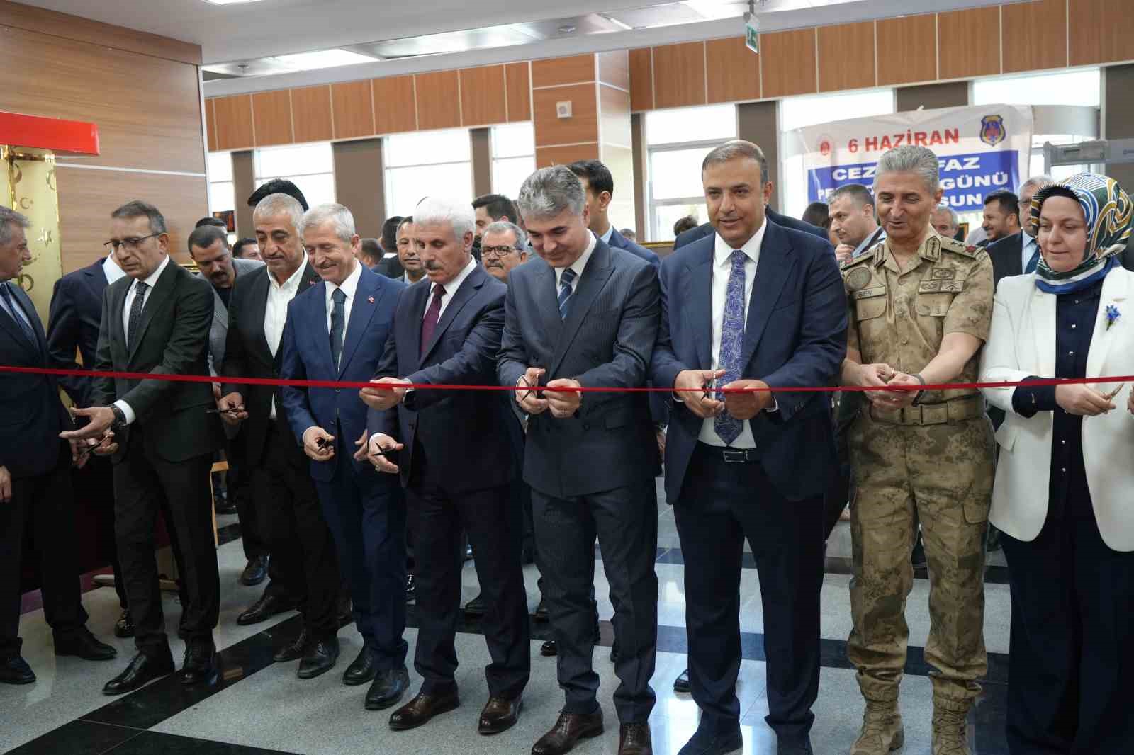 gaziantep-adliyesi-nde-resim-ve-el-sanatlari-sergisi-acildi
