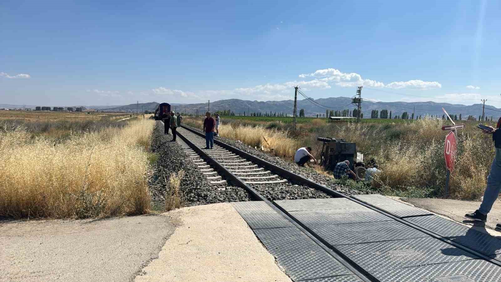 hemzemin-gecitte-tren-pat-pata-carpti-1-olu-2-yarali
