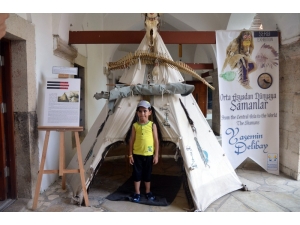 Tarihi Kervansaray’da Şaman Sergisi