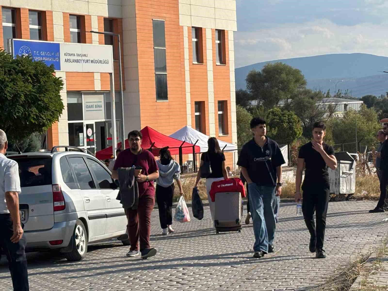 tavsanli-da-universite-heyecani-basladi